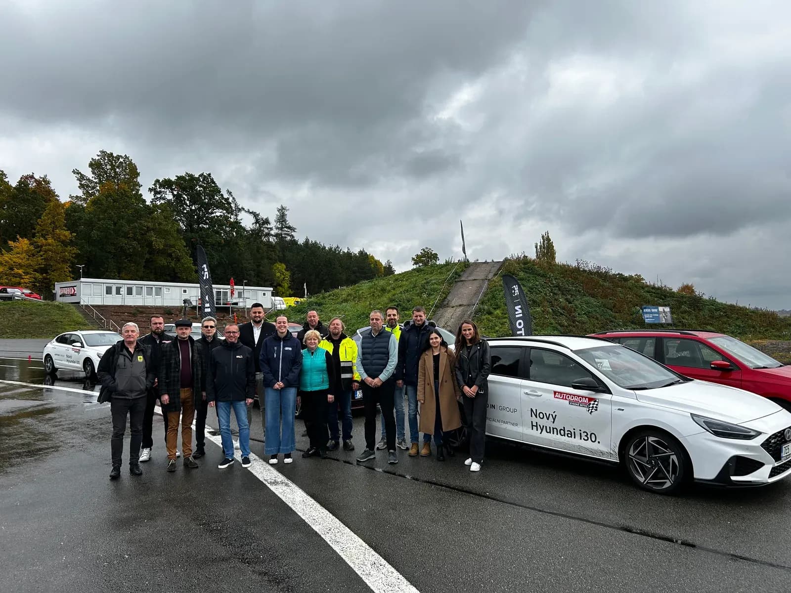 Skupinový teambuilding na polygonu